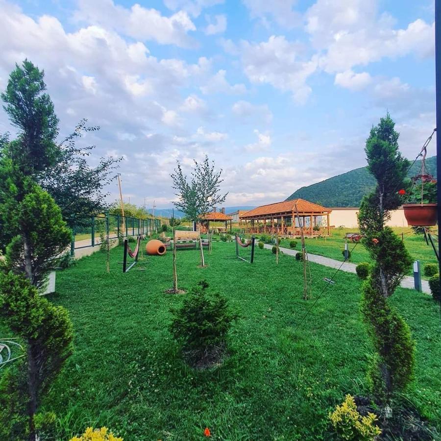 Hotel Karse Ambrolauri Esterno foto