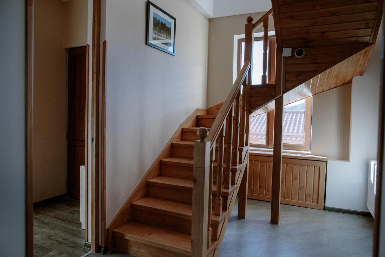 Hotel Karse Ambrolauri Esterno foto