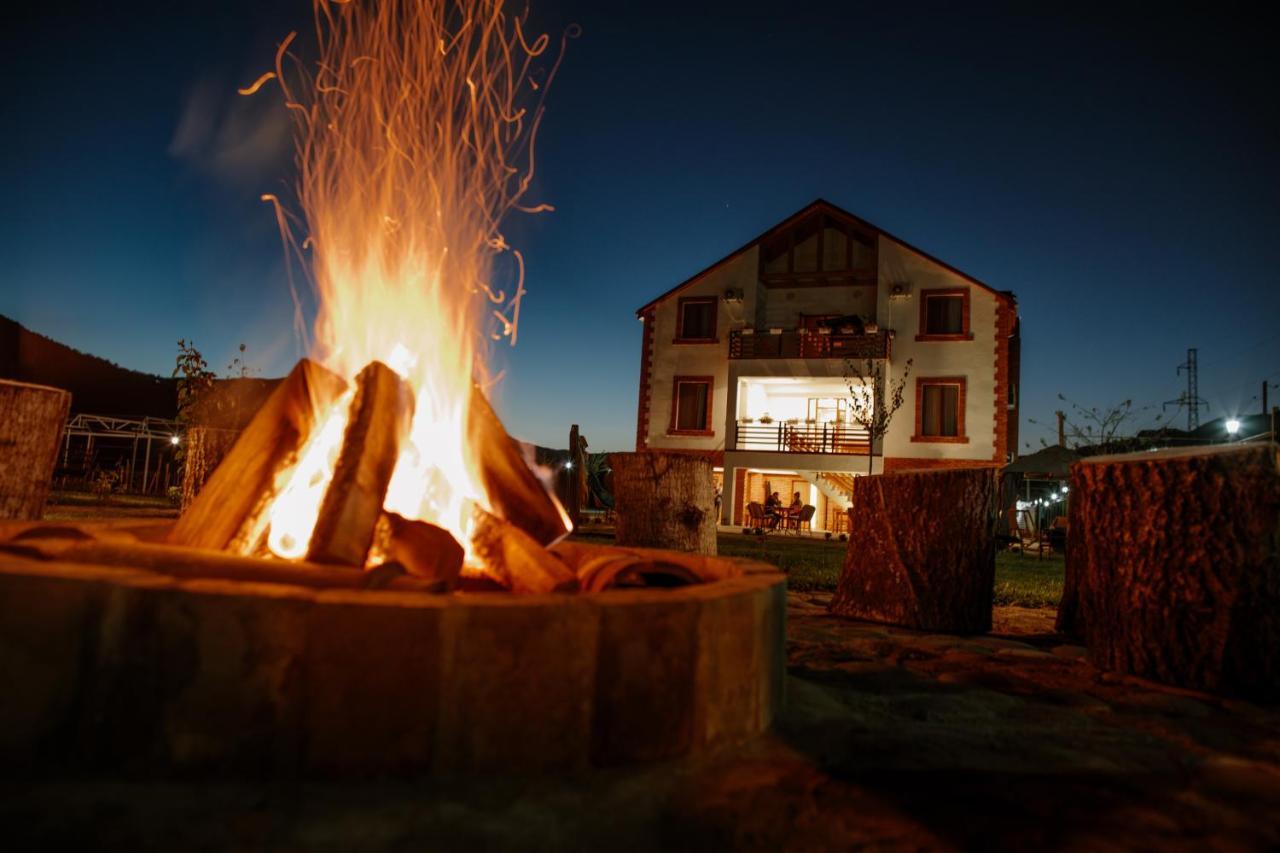 Hotel Karse Ambrolauri Esterno foto